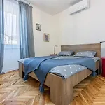 House Goldie بيت للعطل